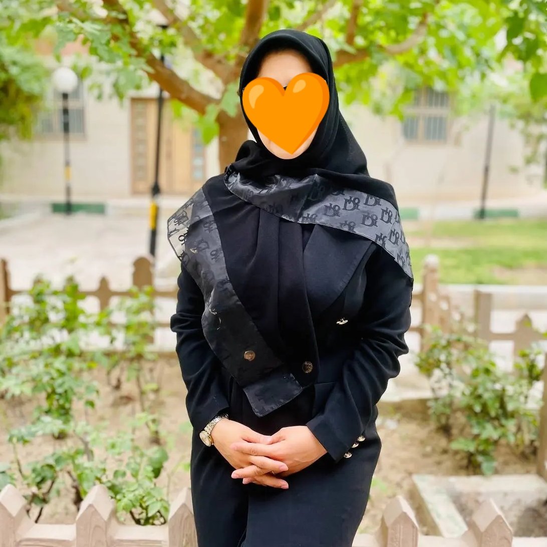 روسری مشکی خاویار