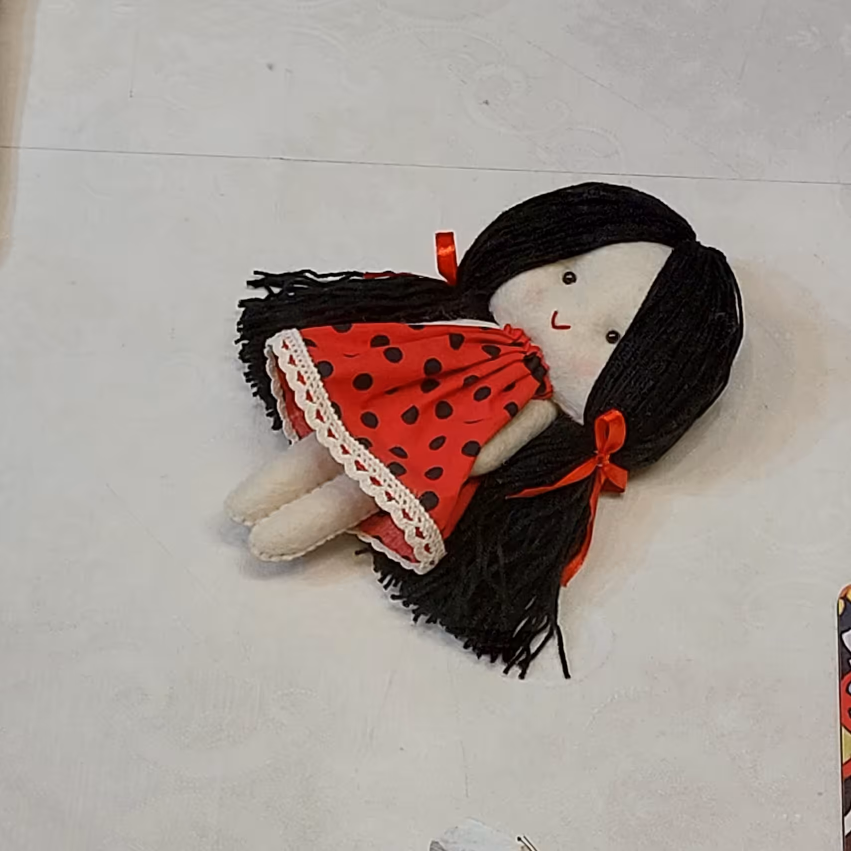 عروسک نمدی