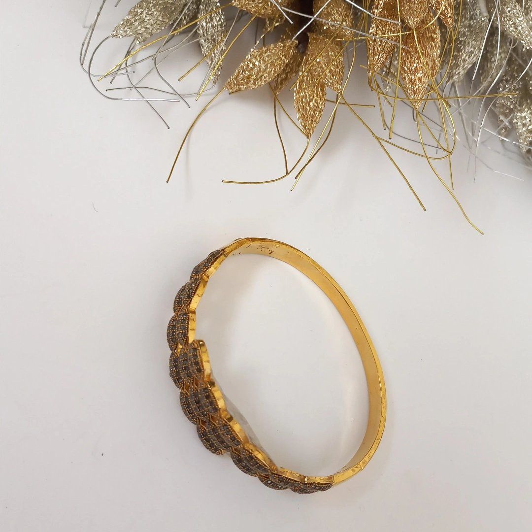 دستبند بدل سیاه قلم نگین دار