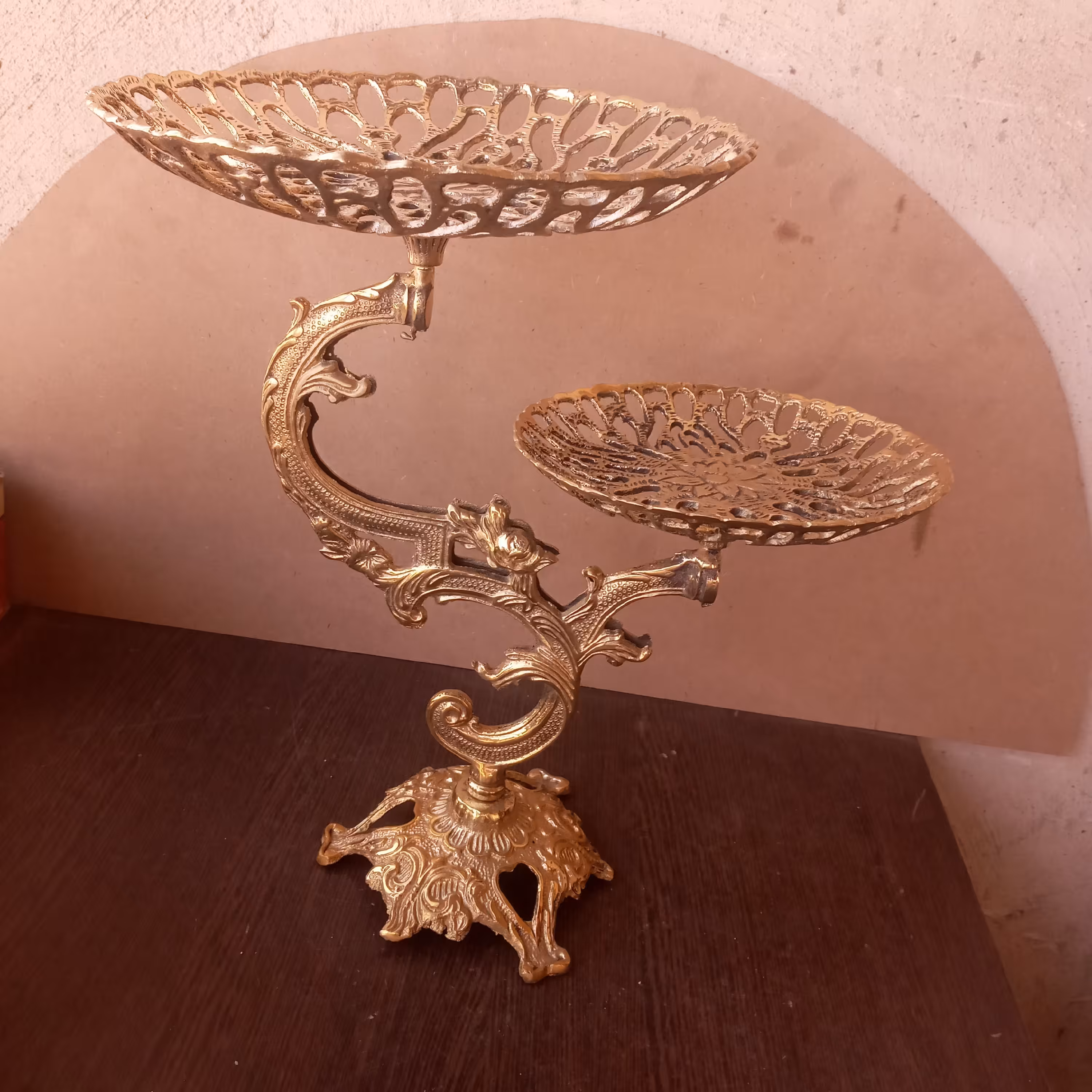 شیرینی خوری دوطبقه دلبر