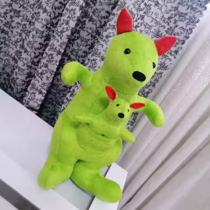 عروسک کانگورو و بچه مخمل