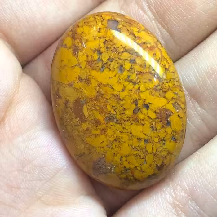 نگین عقیق منظره با تراش بیضی شکل با رنگی خاص و ویژه کد 527