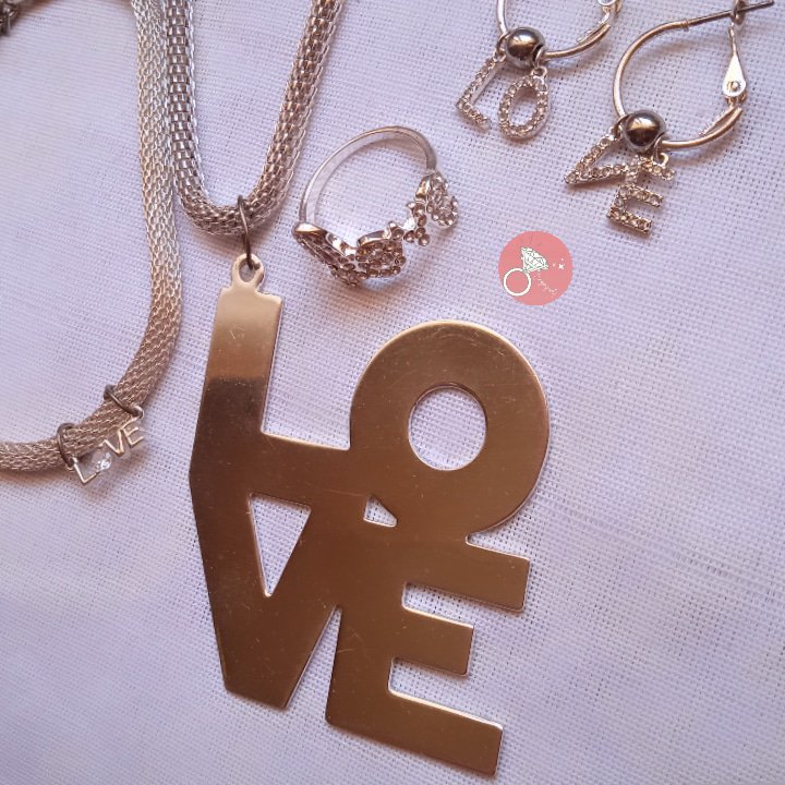 سرویس طرح love چهار تیکه