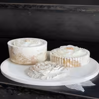 ست سینی بتنی با ظرف شیاردار وگل الاله   هم عطری هم ساده   رنگ ست قابل تغییره