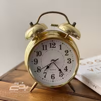 ساعت زنگدار طلایی بزرگ