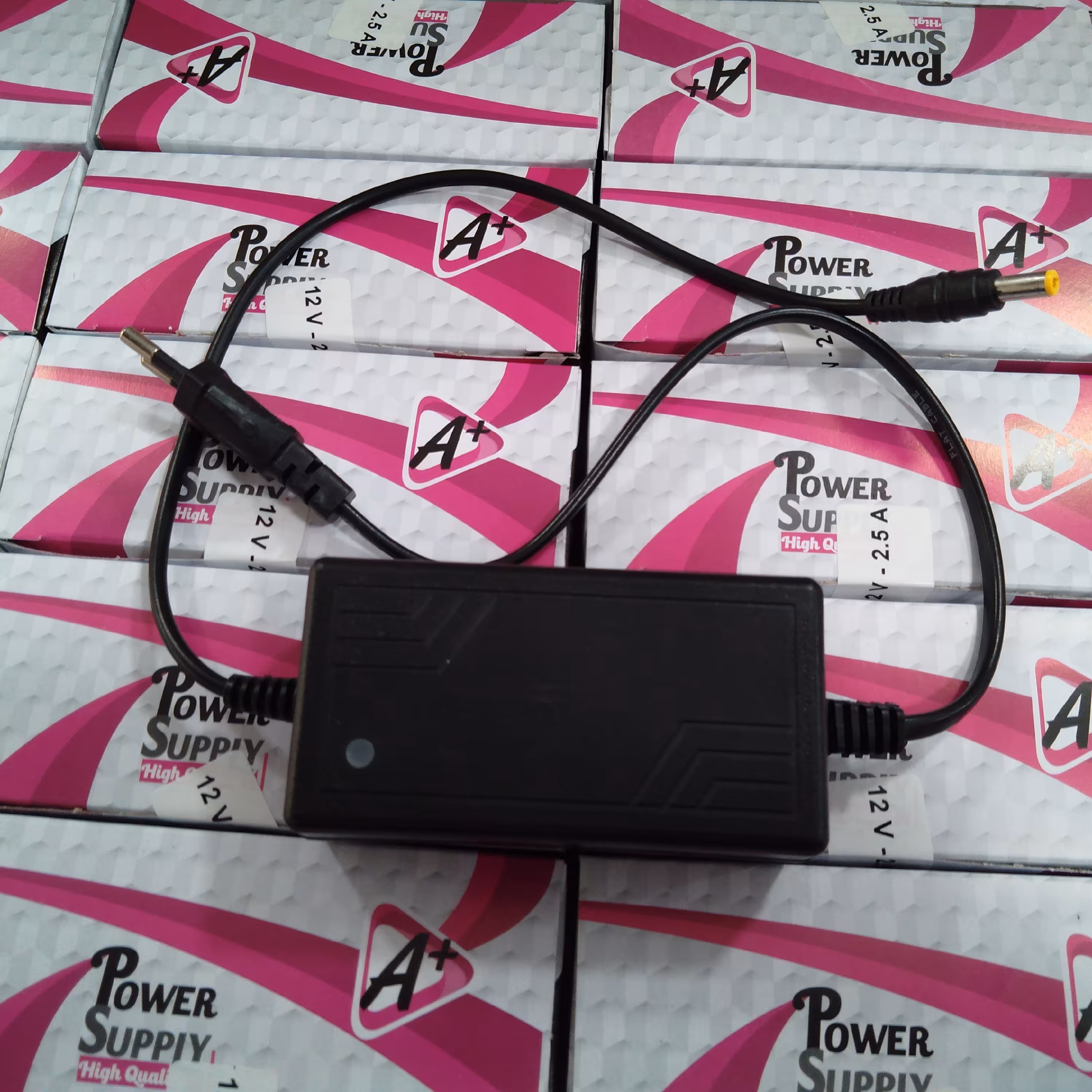 آداپتور  2.5آمپر 12ولت