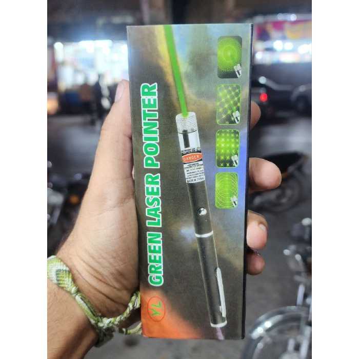 لیزر پوینتر سبز رنگ باتری خور  همراه با 4 سری مختلف