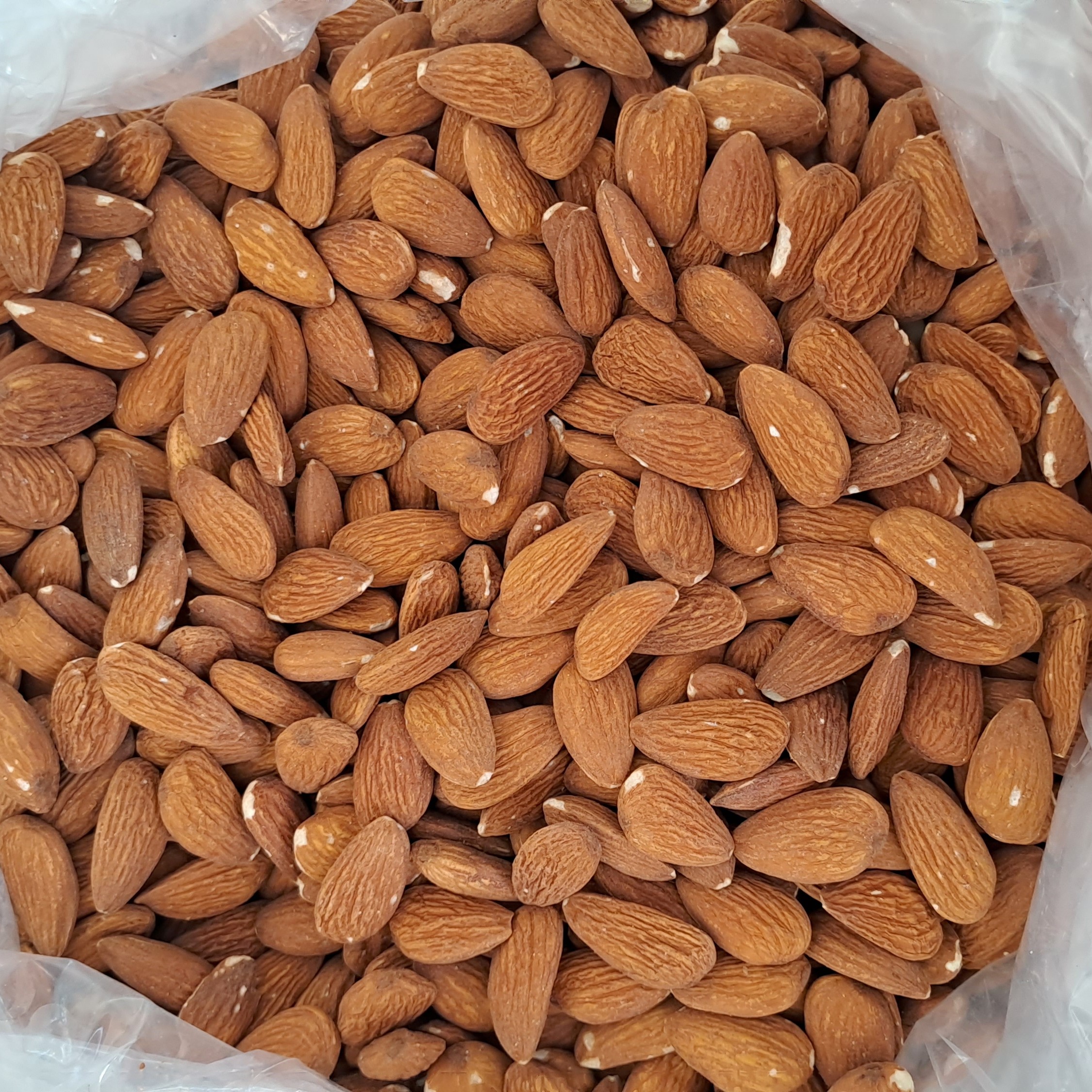 مغز بادام (یک کیلویی)