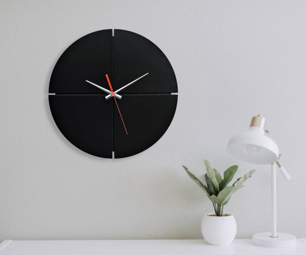 ساعت دیواری طرح بلک فیس