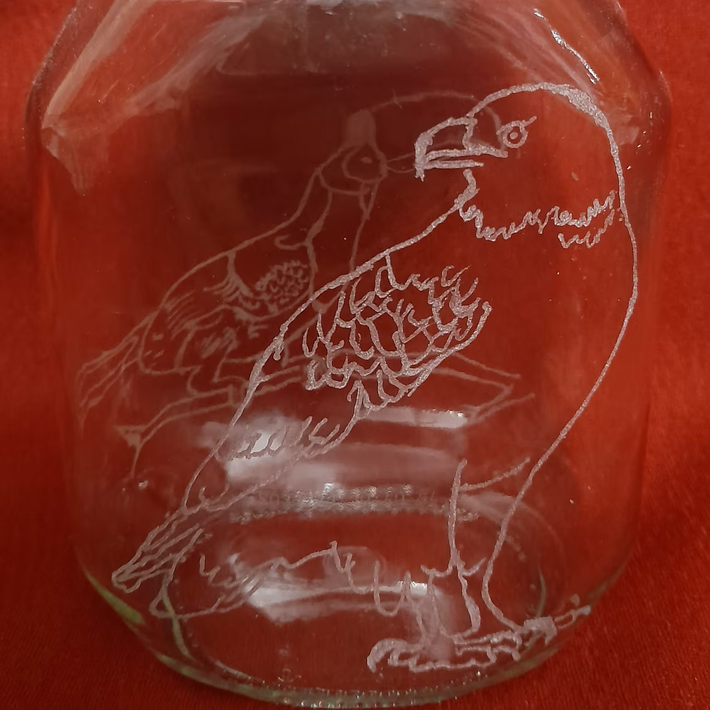 حکاکی طرح عقاب روی لیوان شربت (عکس نمونه کار) طرح دلخواه پذیرفته میشود 