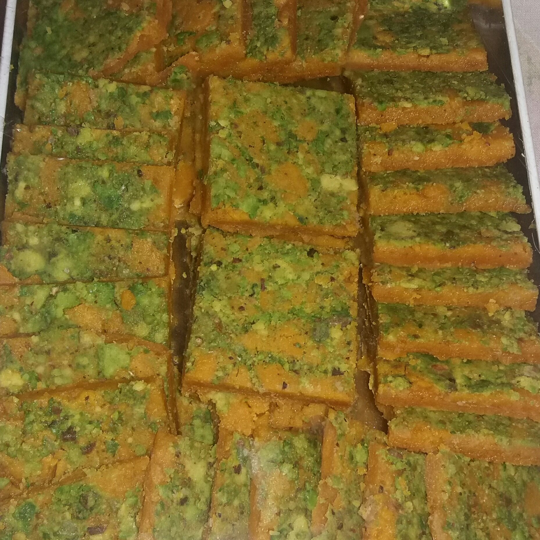 نیم کیلویی قوطی مستطیل کره ای