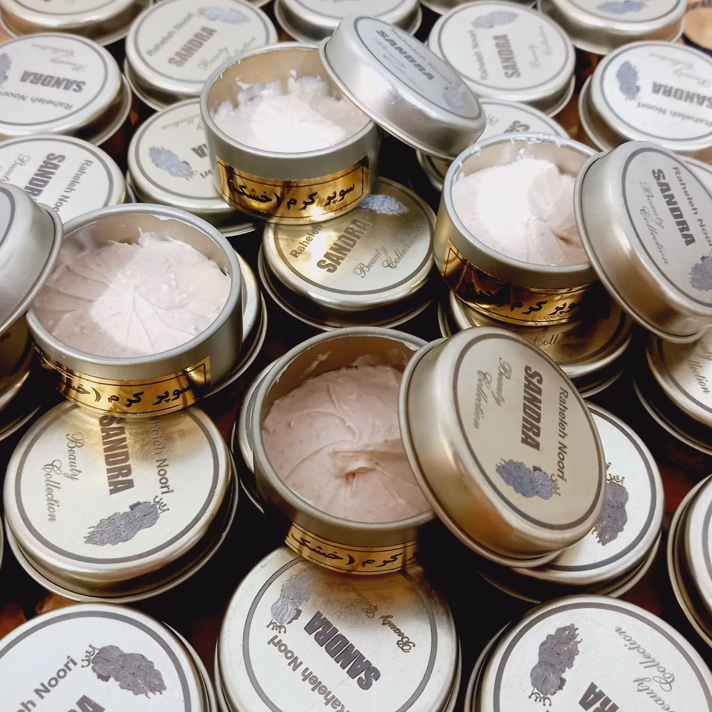 کرم دستساز گیاهی نایاب همه کاره تقویتی روشن کننده ضدجای جوش لک بارداری آفتاب سوختگی جوانساز .سازنده  استاددانشگاه     