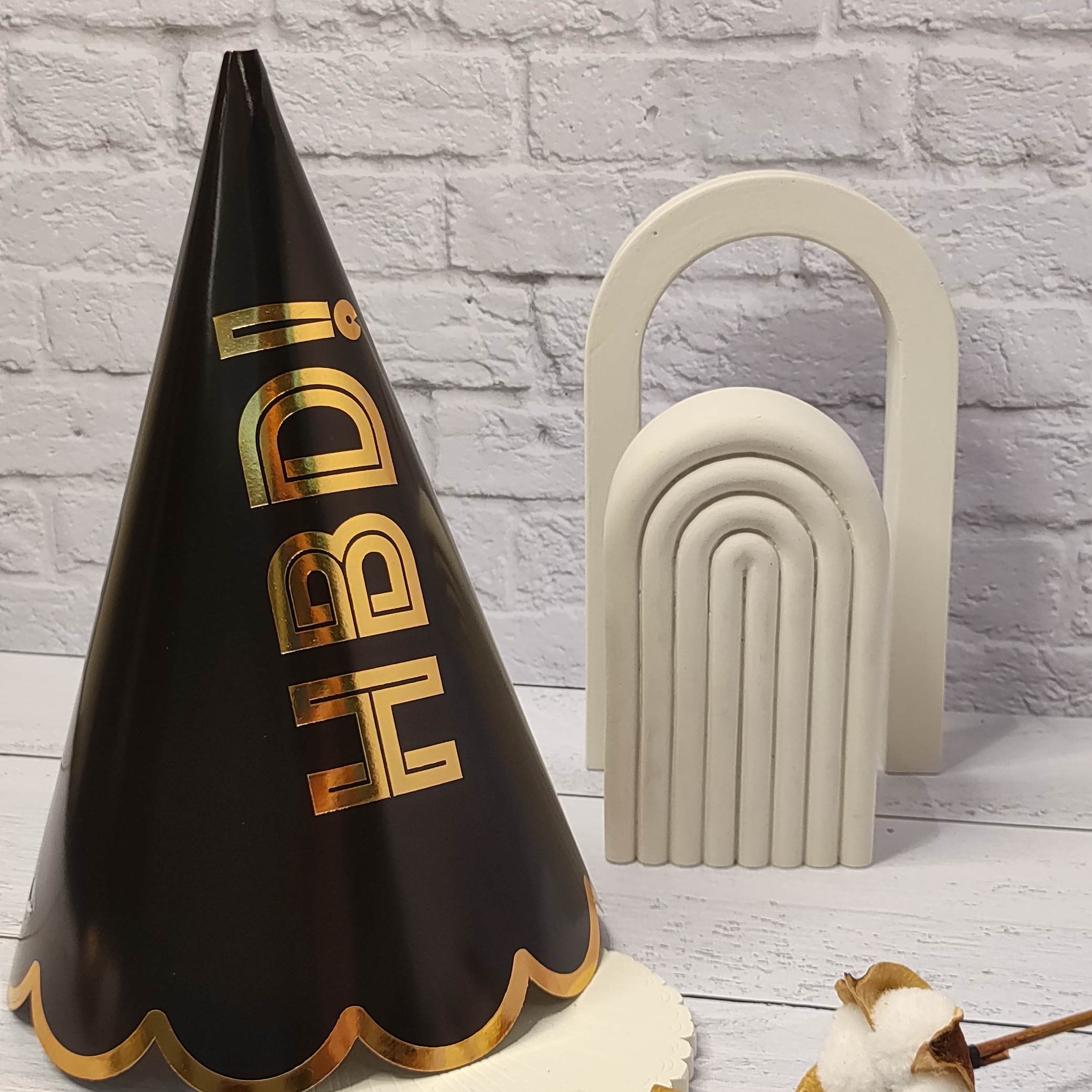 کلاه تولد طلاکوبHBD مشکی طلایی