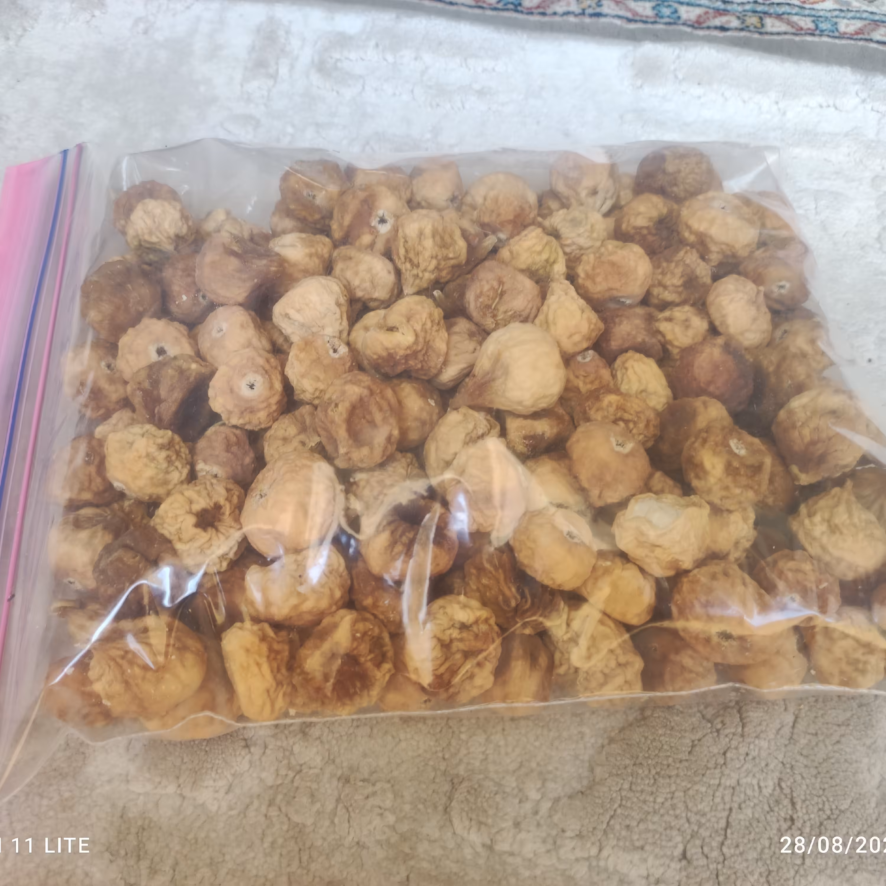 انجیر تازه استهبان(نیم کیلویی) 