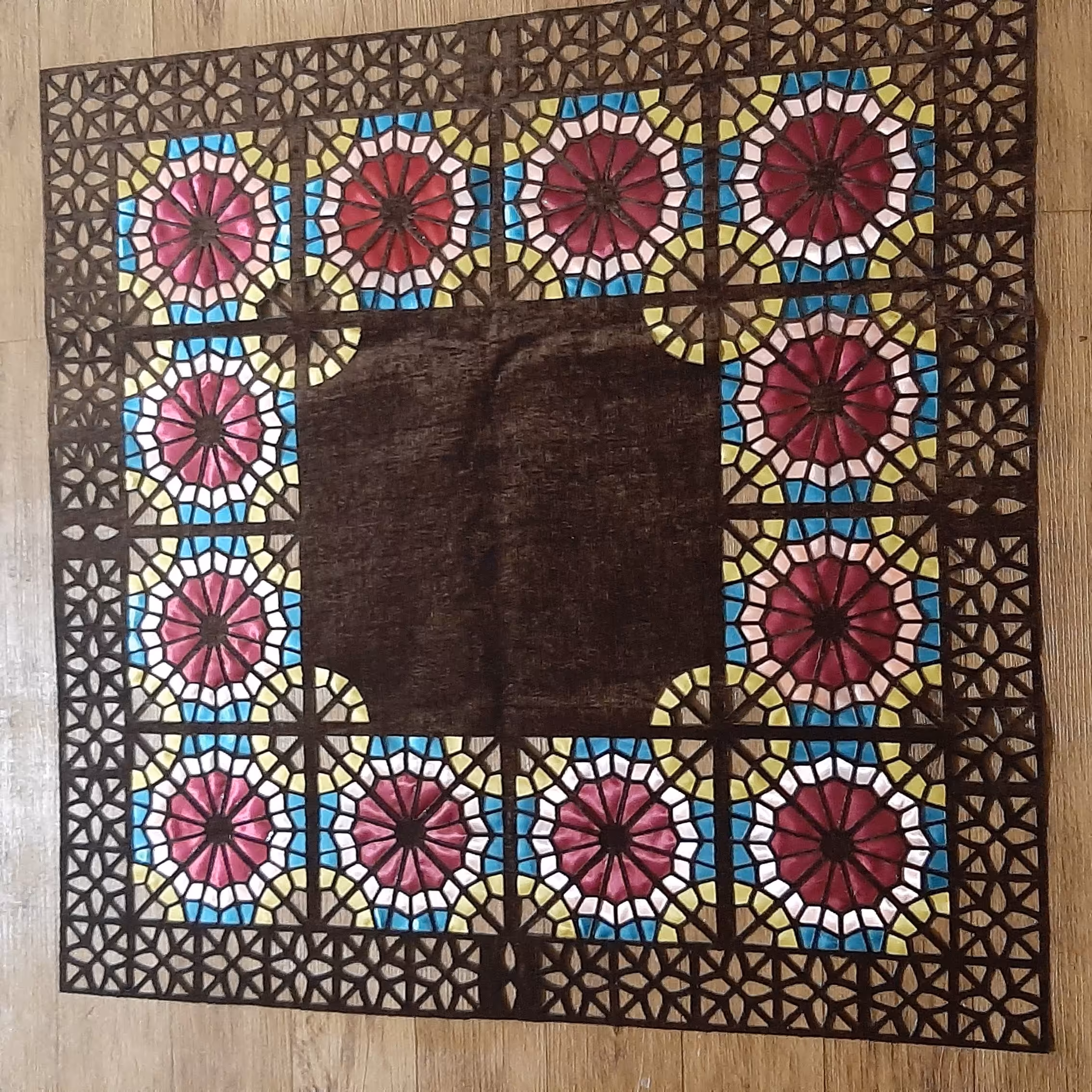 رومیزی هویه کاری و سوخت نگار طرح شفق