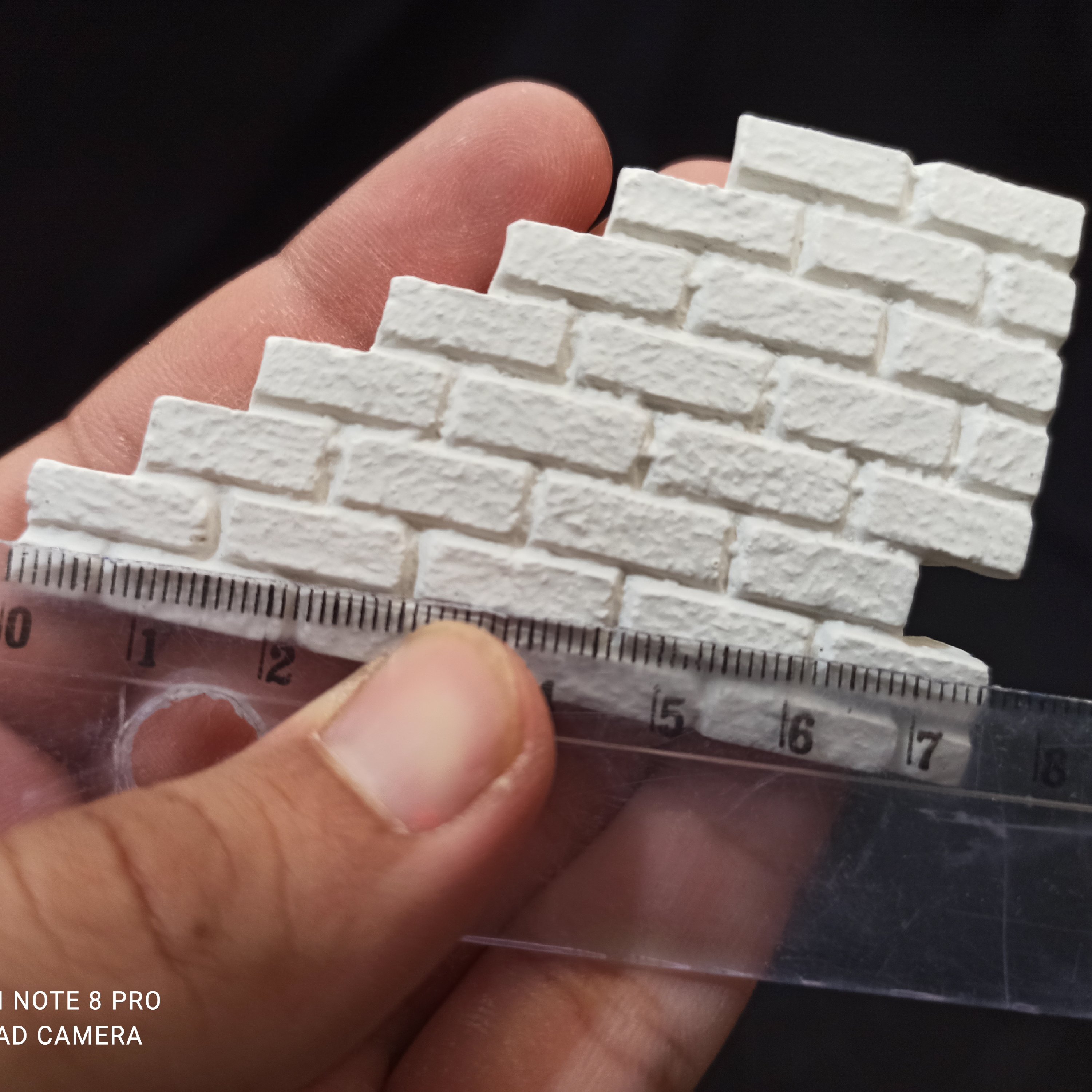 بیس خام دیوار تزیینی جهت استفاده در استند حروف ، بیس آجر ، بیس اجر ، بیس دیوار ، بیس خام اجر ، دیوار آجری 