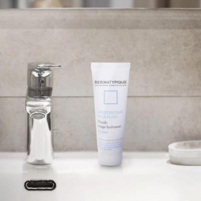 کرم مرطوب‌کننده درماتیپیک مدل 02 مناسب پوست های چرب و مختلط حجم 50 میلی‌لیتر