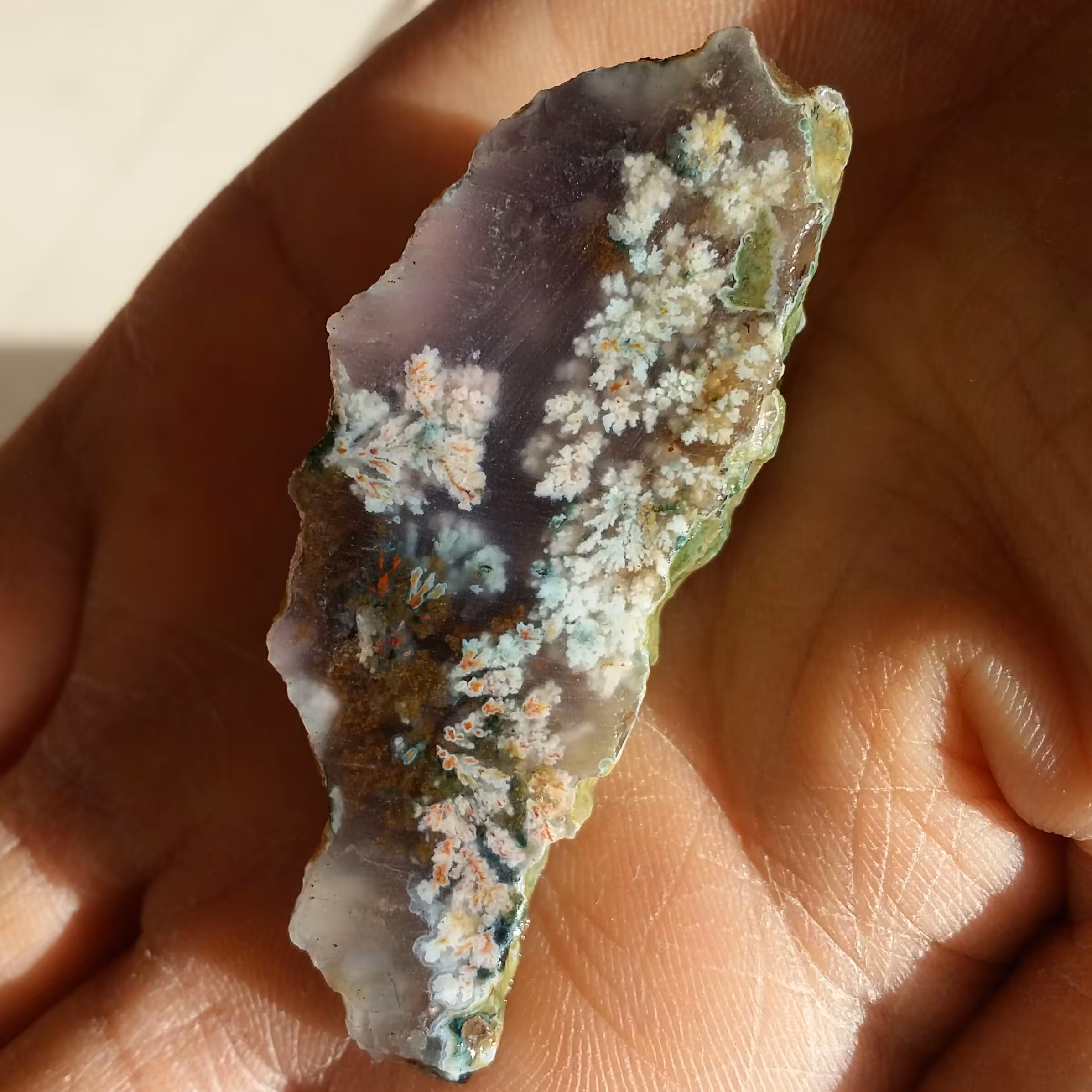 اسلایس سنگ راف شجر شکوفه 7رنگ زمینه سوسنی دو طرفه با شجرهایی بسیار واضح کمیاب