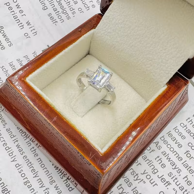 انگشتر جواهری نقره زنانه