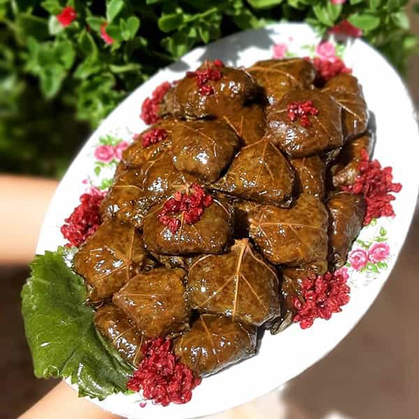دو بسته برگ مو سلفونی 300 گرمی در آب نمک فوق العاده خوشمزه و بهداشتی و تازه