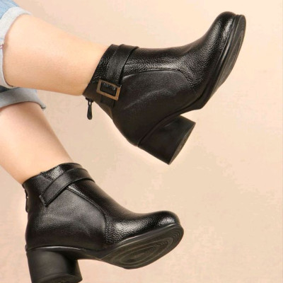 نیم بوت پاشنه دار