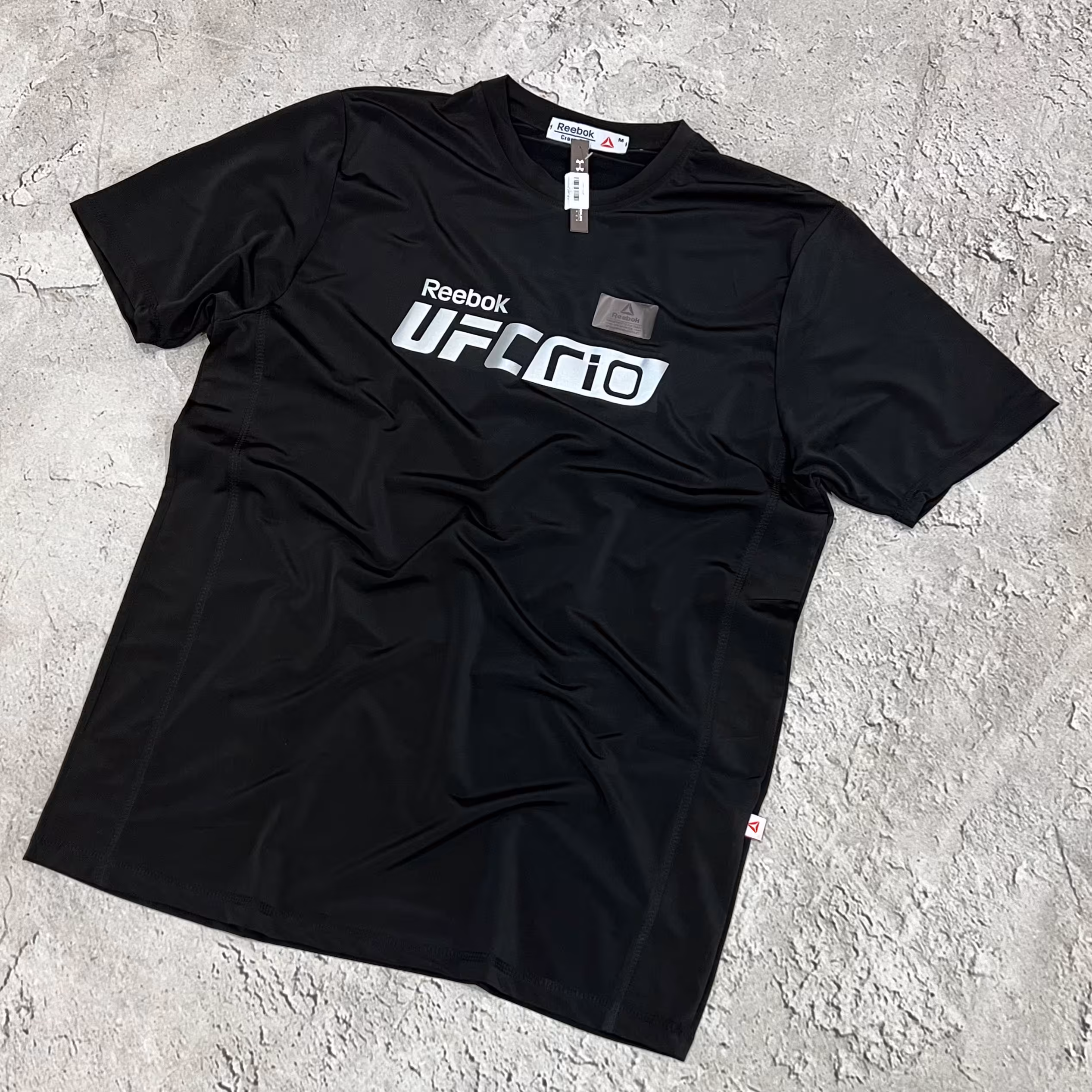 تیشرت استرج کش UFC اورجینال  بسیار لطیف با کشسانی بالا رنگ مشکی