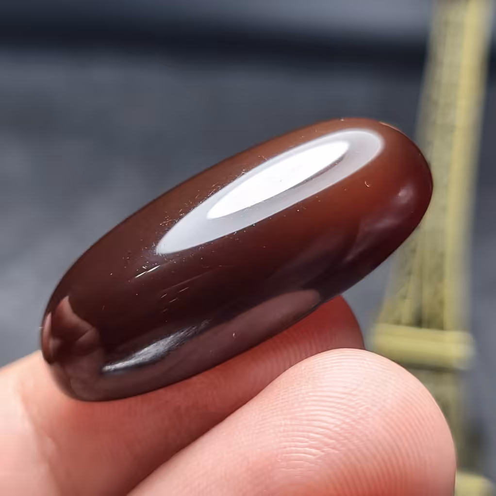  نگین درشت فوق العاده زیبای سنگ عقیق خوش رنگ و خوش تراش اصل خراسانی
کد  27416 