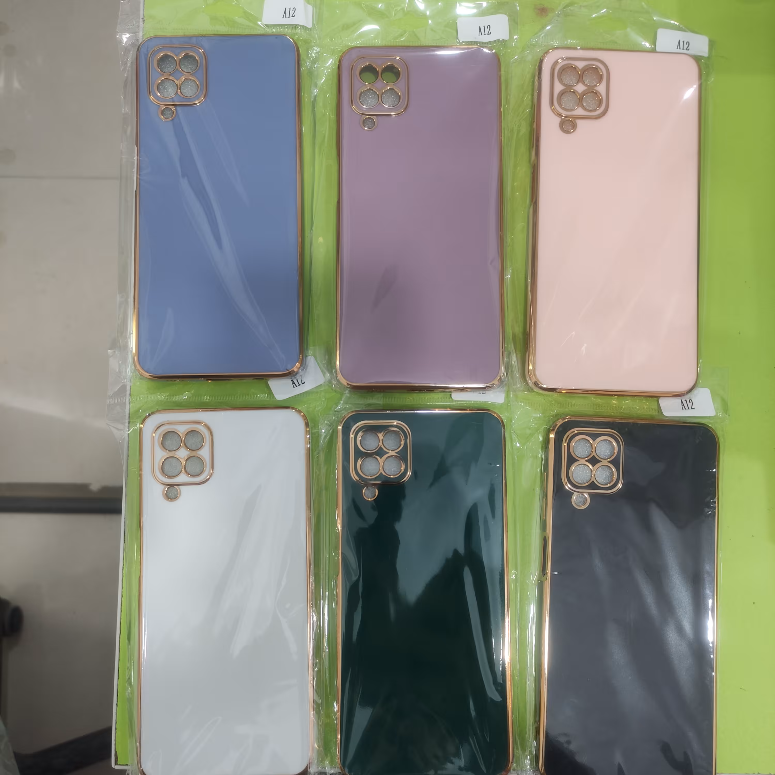 کاور شیک و بسیار زیبا دور طلایی مناسب برای موبایل سامسونگ A12