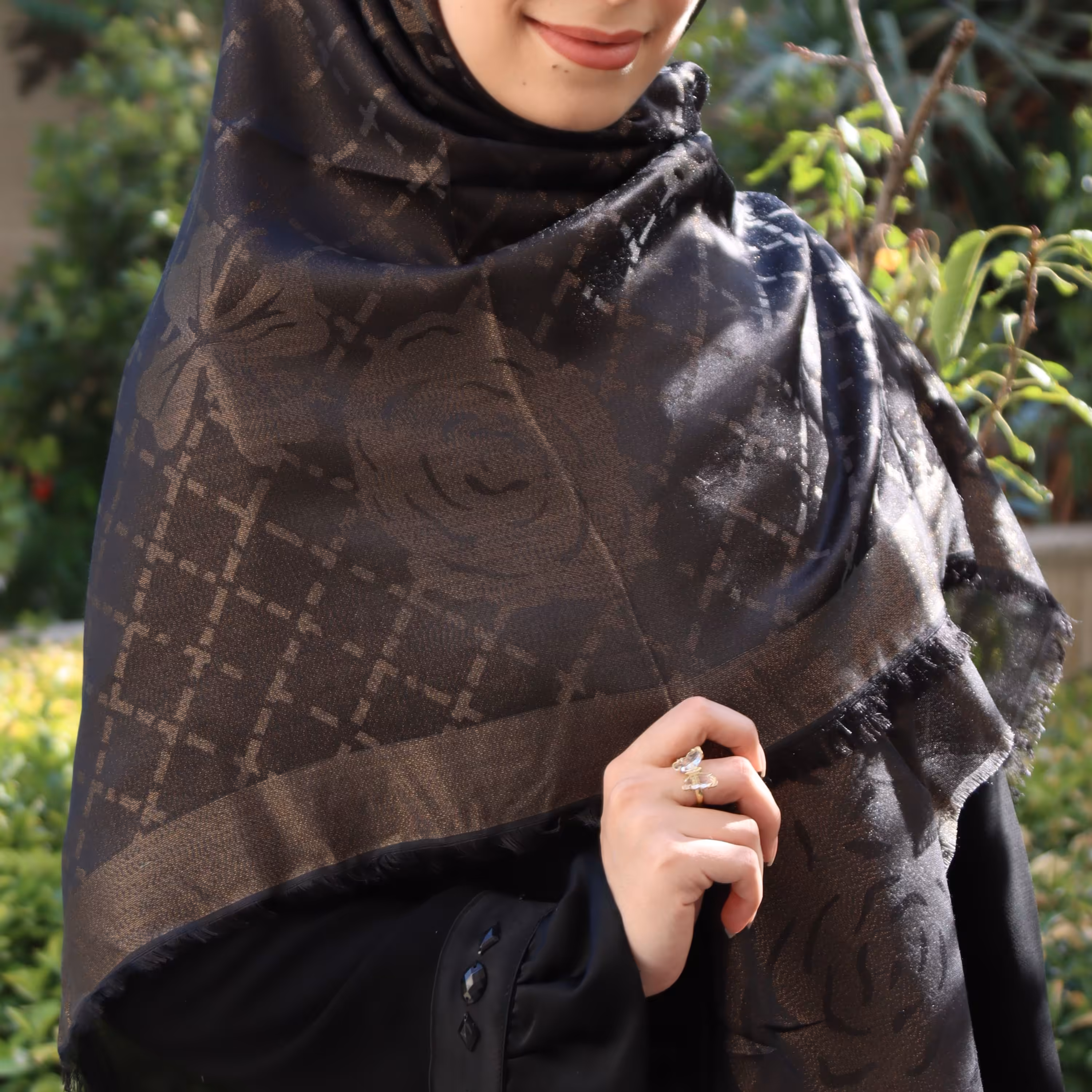 روسری لمه دار مشکی مجلسی طرح چنل