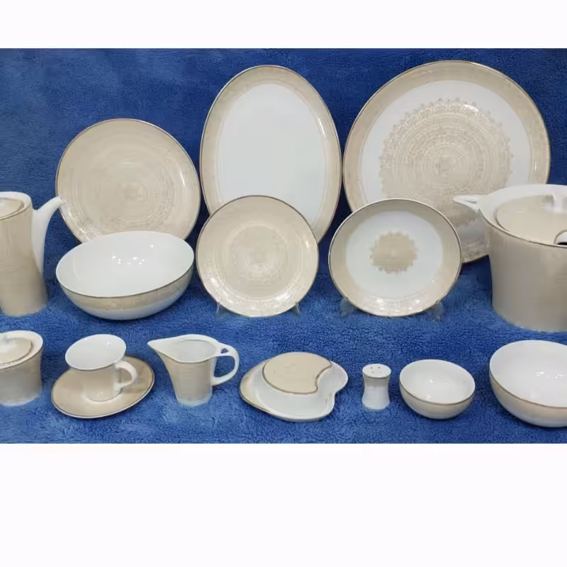 سرویس 29 پارچه چینی لورین مدل ماتریس طلایی (6 نفره)