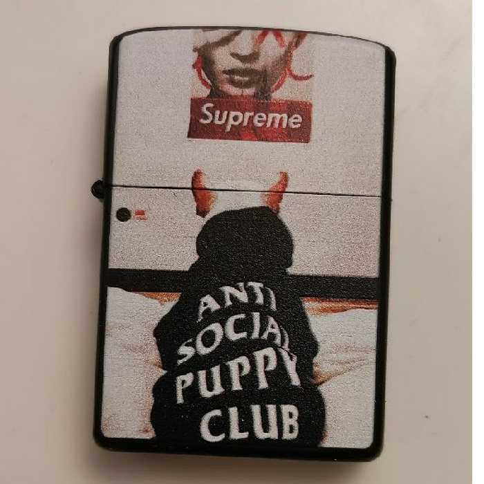 فندک بنزینی  سنگ چخماقی طرح club بسیار زیبا  مناسب هدیه و کلکسیون 