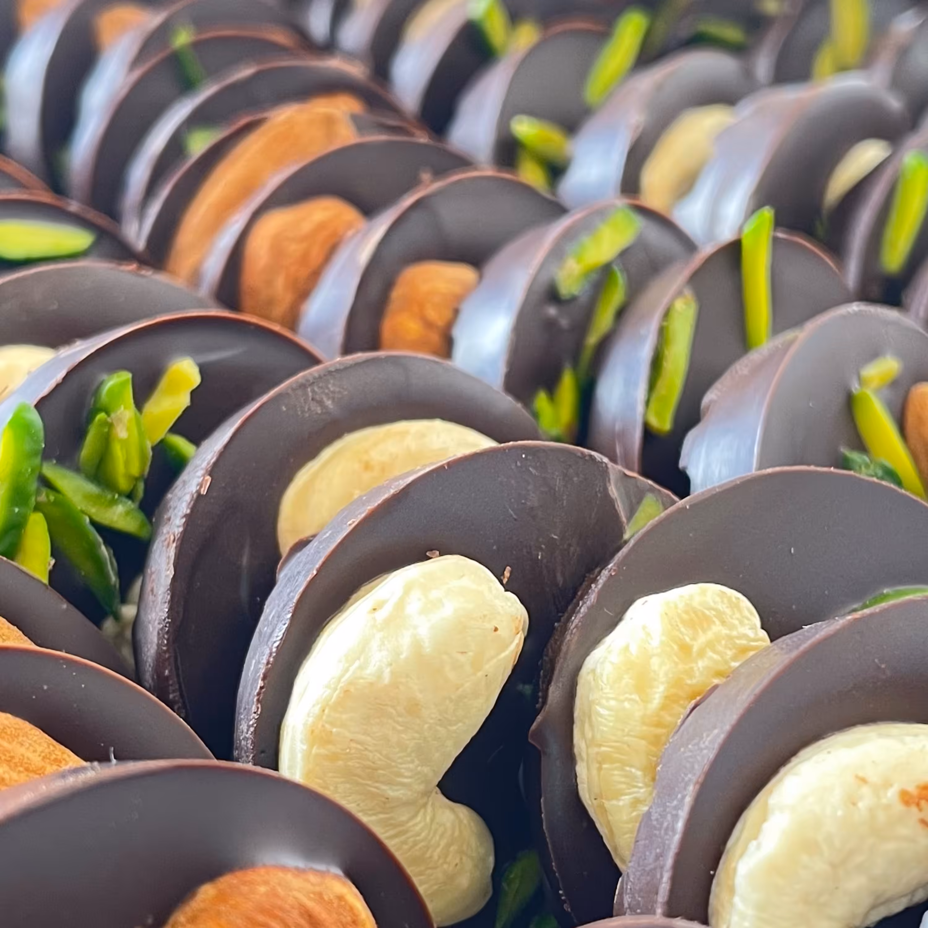 شکلات 60 درصد تلخ کره کاکائو اصل نیم کیلو