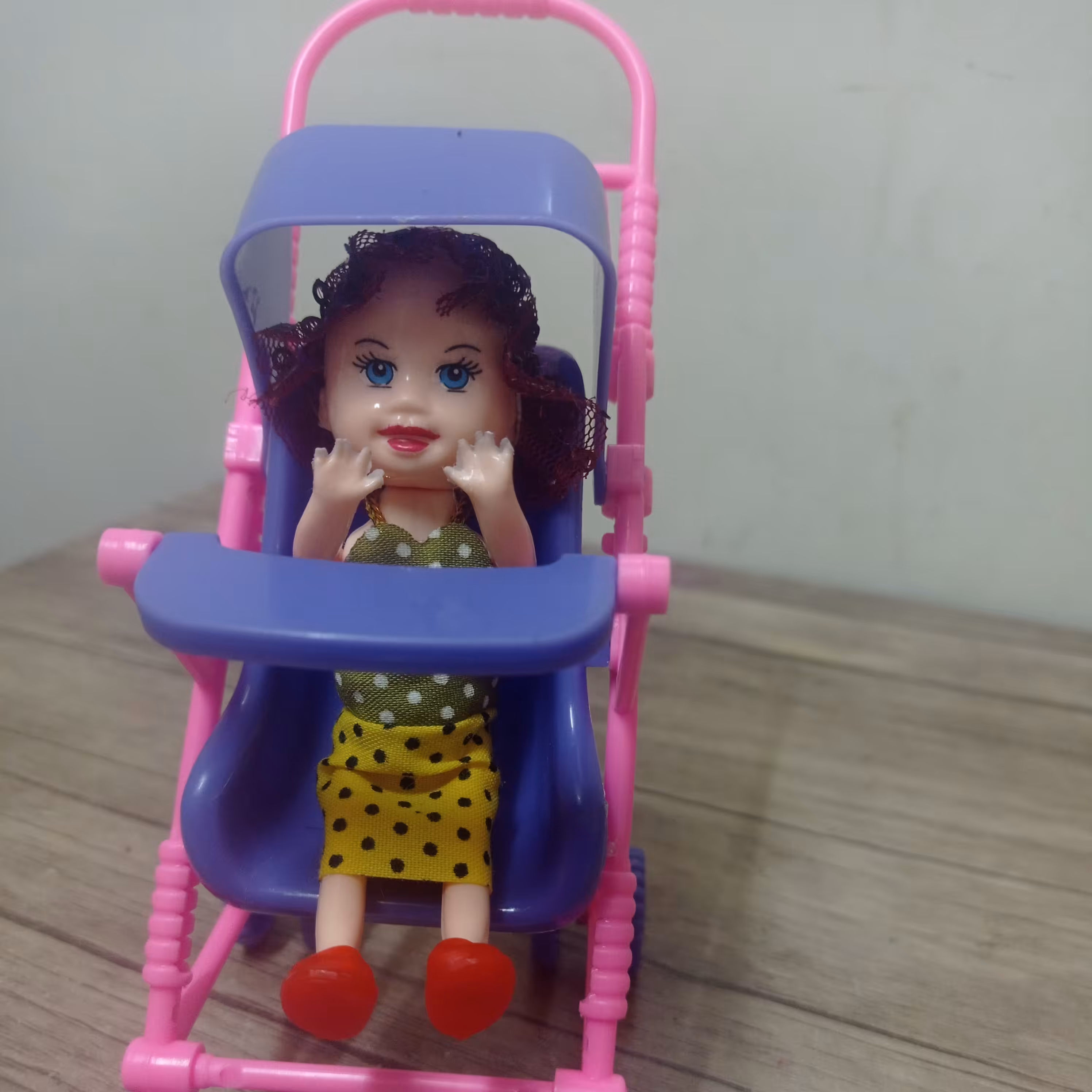 کالسکه عروسک به همراه عروسک متحرک 