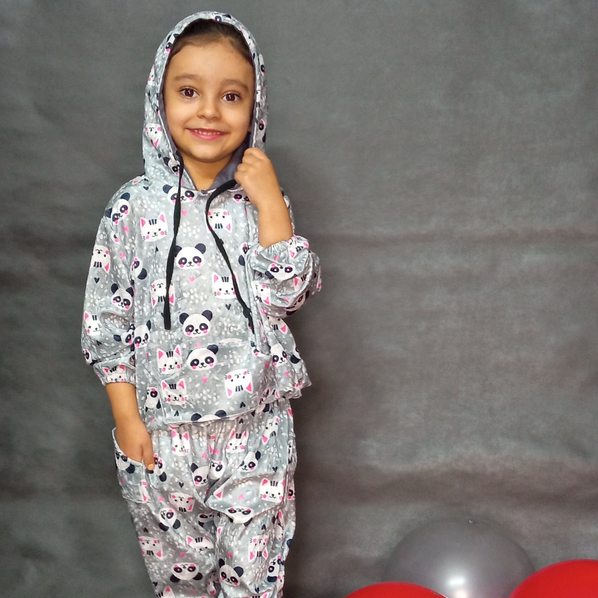 هودی و شلوار بچگانه،