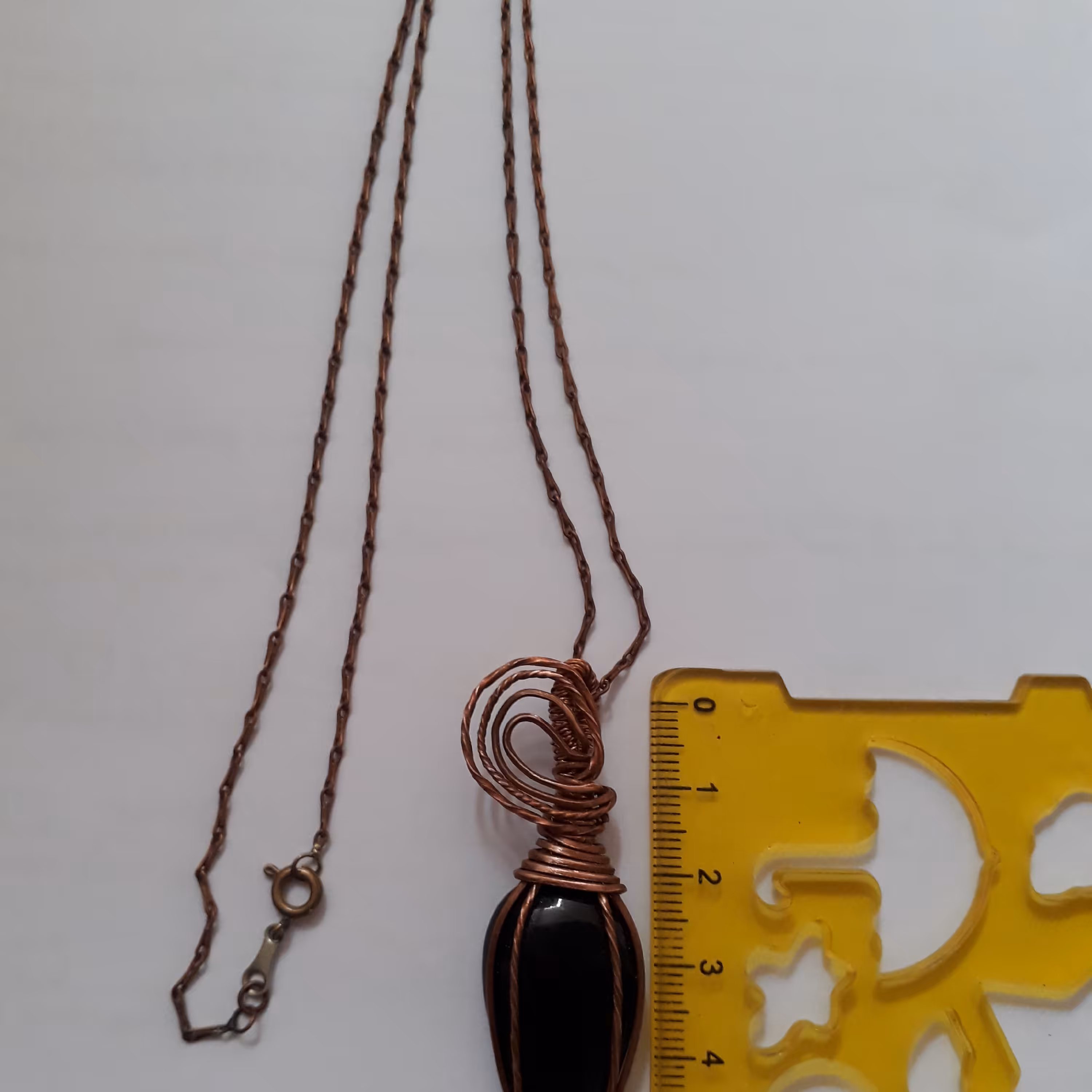 گردن اویز دست سازمسی باسنگ انیکس یا عقیق مشکی با زنجیرمسی رایگان