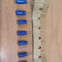 خازن الکترولیت 10 میکرو فاراد 16 ولت پک بسته 30 عددی  کد محصول 27