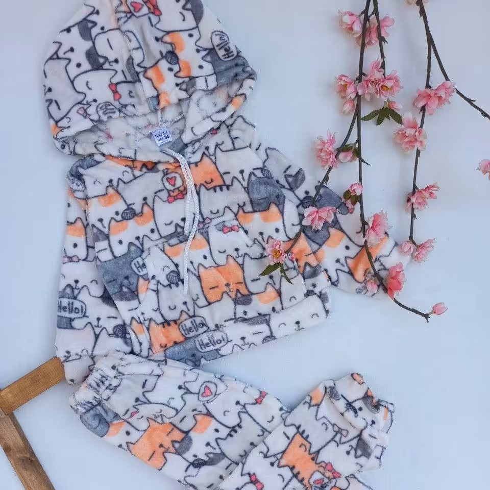 هودی و شلوار پولیشی