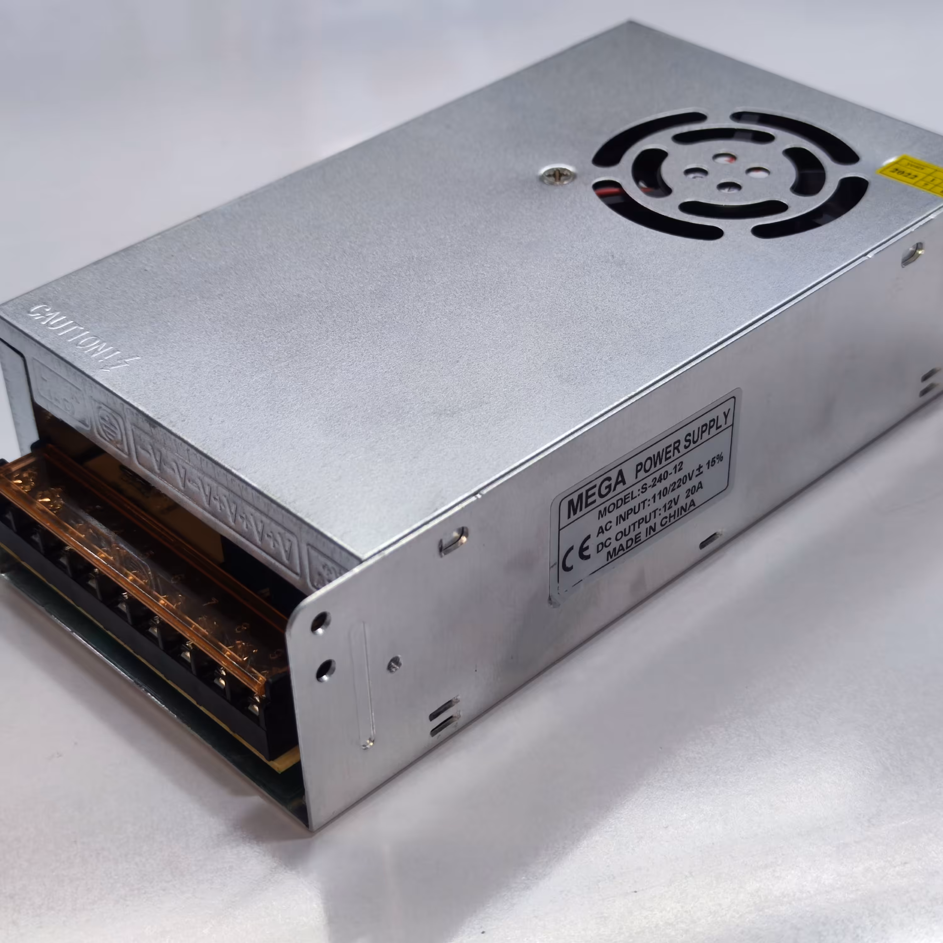 پاور تغذیه سوئیچینگ 12ولت 20 آمپر فن دار