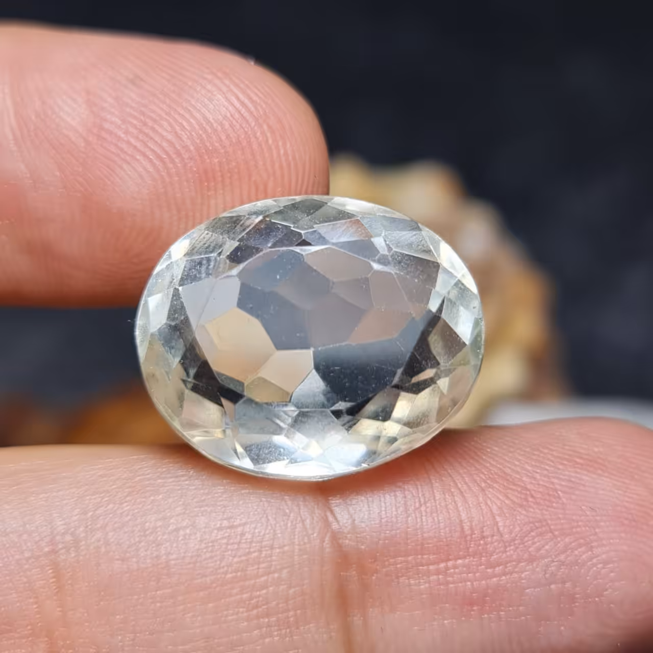  نگین فوق العاده زیبای سنگ کوارتز پاک معدنی با وزن 25 قیراط
کد  28101