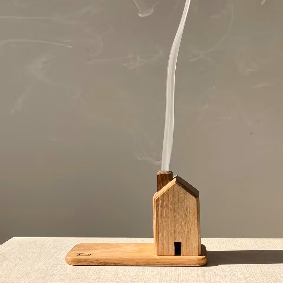 عود سوز جا عودی فانتزی (کلبه) وسینی چوب گردو