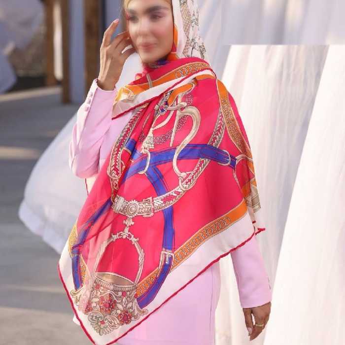 روسری   نخ ابریشم    گارزا    آندیا   مجلسی  ارسال رایگان بسیار شیک      دور دست  دوز سرخابی قواره بزرگ 