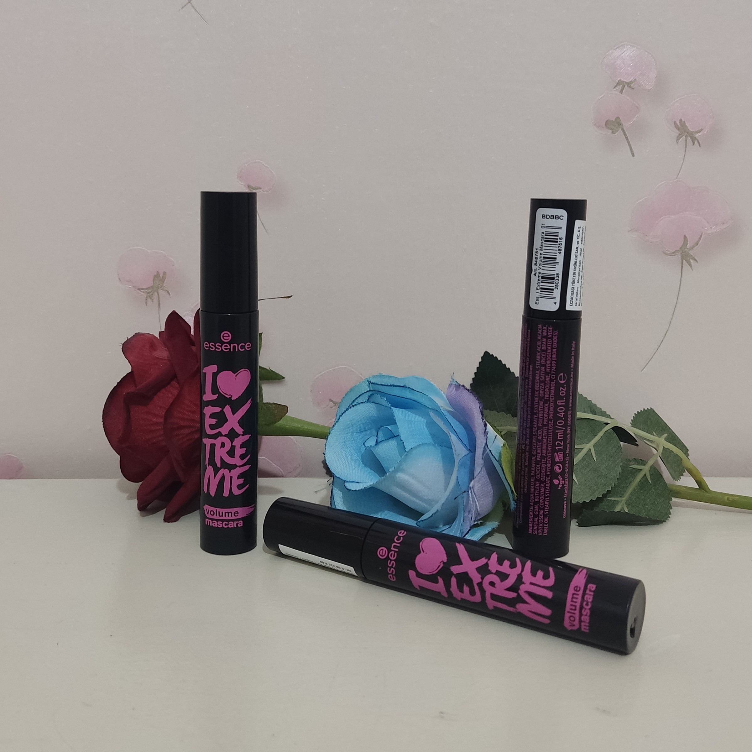 ریمل مشکی حجم دهنده مژه  اسنس essence اورجینال 