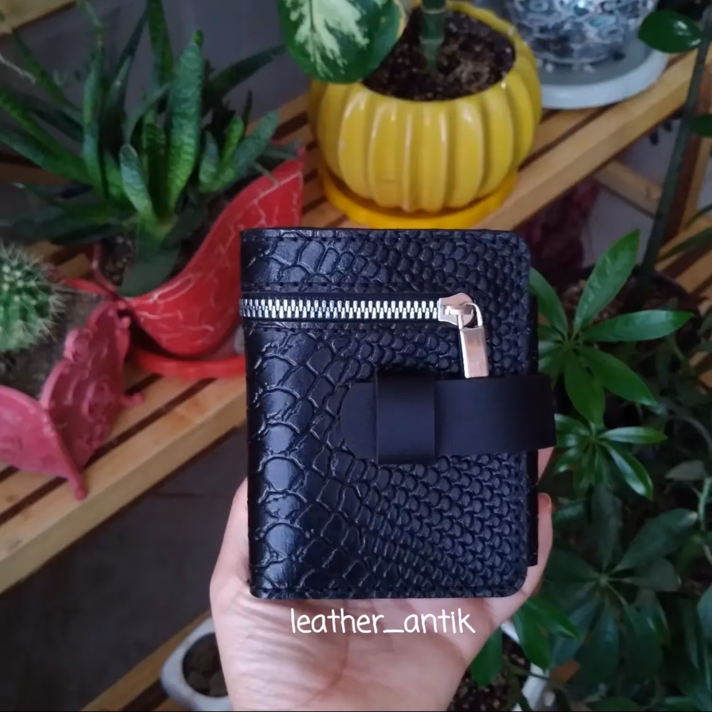 کیف پول چرم بزی بسیار زیبا و جا دار 