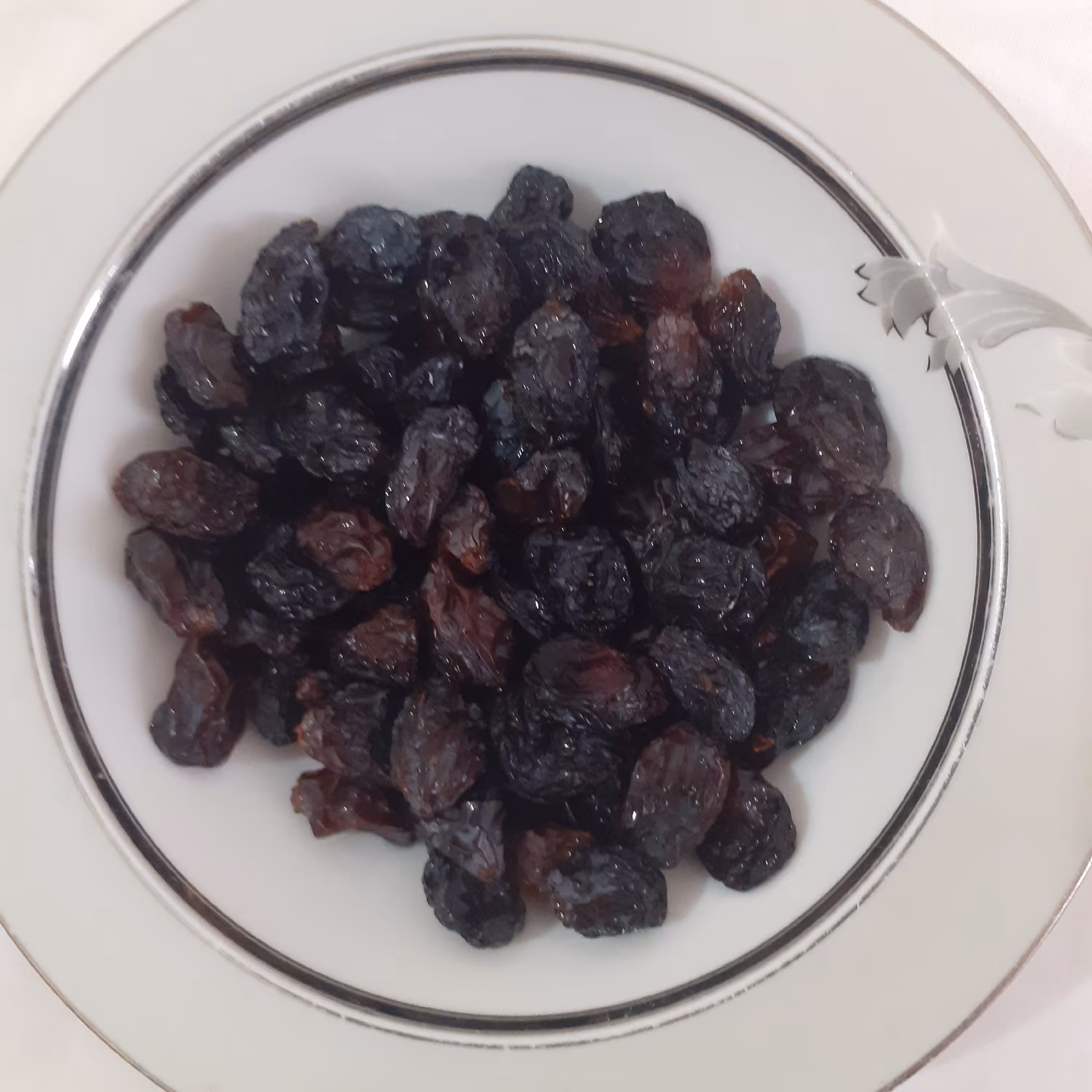 مویز رطبی دست چین و  ارگانیک محصولات خانگی درجه  ی یک شیوا