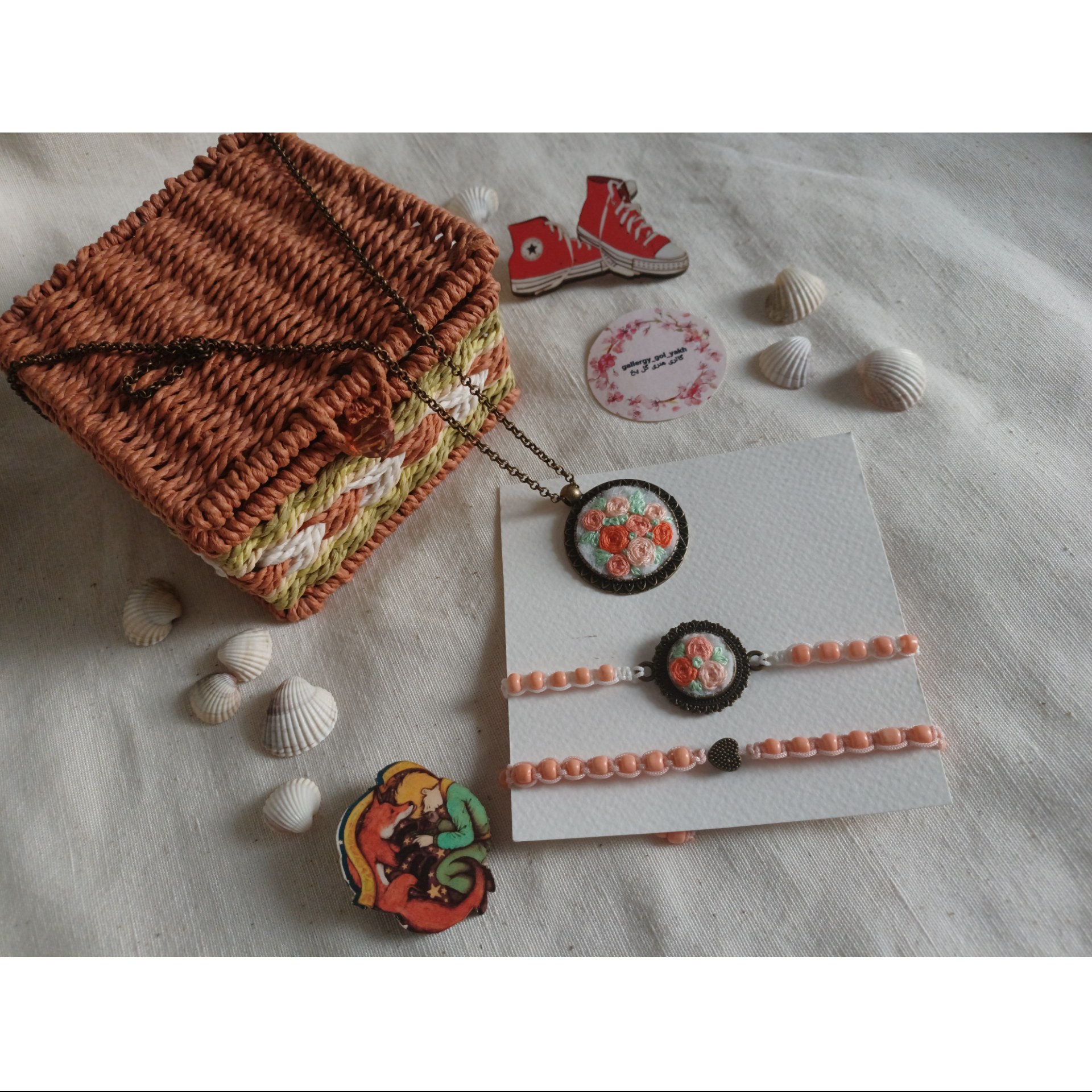 ست دستبند و گردنبند گلدوزی 30