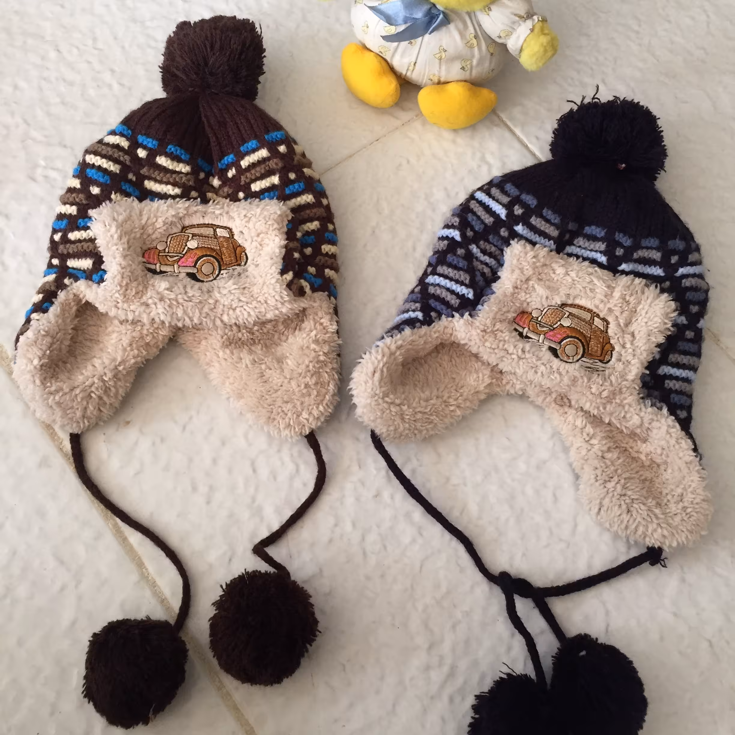 کلاه پسرانه پلیشی گرم  گوشی داره  بند خور 