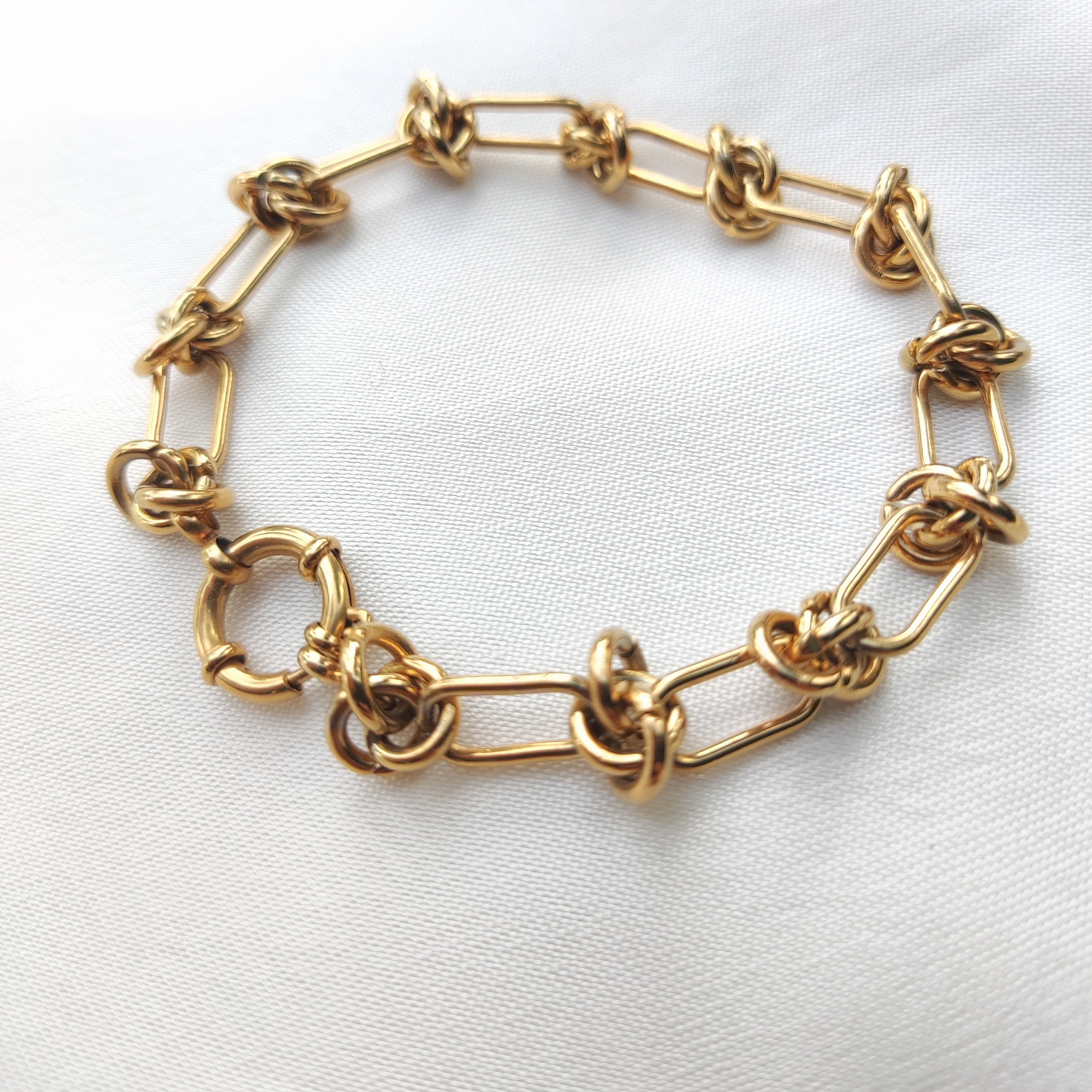 دستبند گره ای 