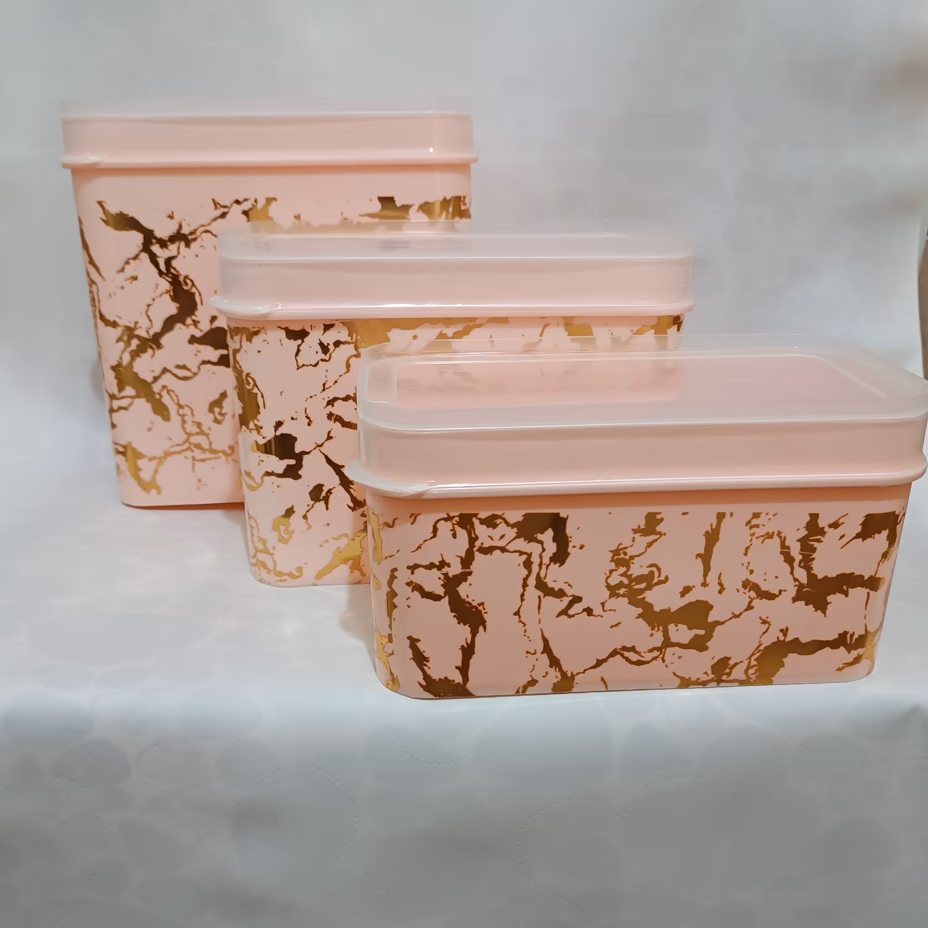 سرویس بانکه 3عددی ماربل مستطیل شکل،رنگ صورتی پاستیلی روکش طلایی،طول و عرض هر 3 سایز مشترک 20،10، ارتفاع 20،15،11