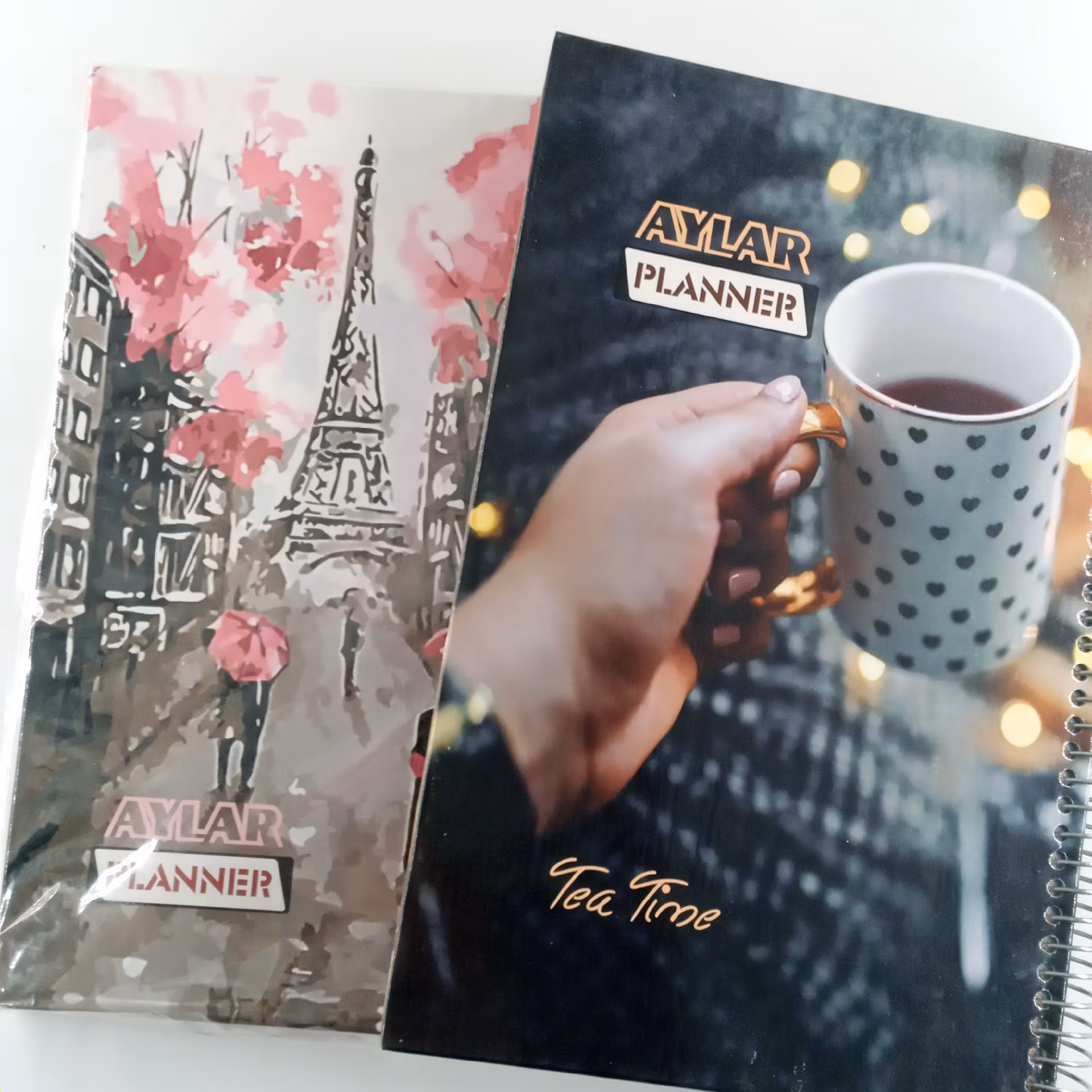 دفتر پلنر (برنامه ریزی) روزانه سیمی جلد سخت اندازه نسبتا بزرگ