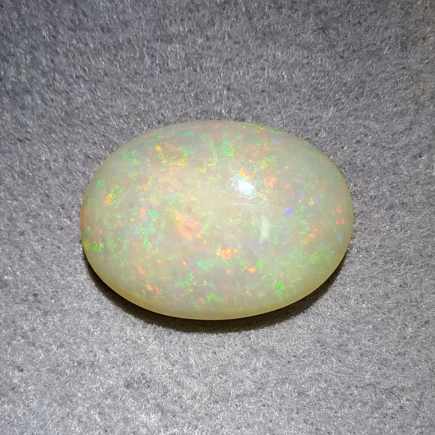 اوپال شناسنامه دار طبیعی، درشت و غولپیکر